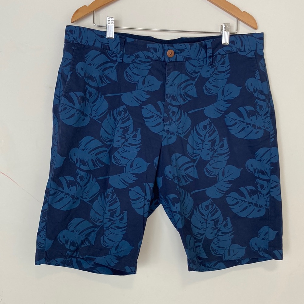 Tommy Bahama Shorts Mint Condition Size 36
